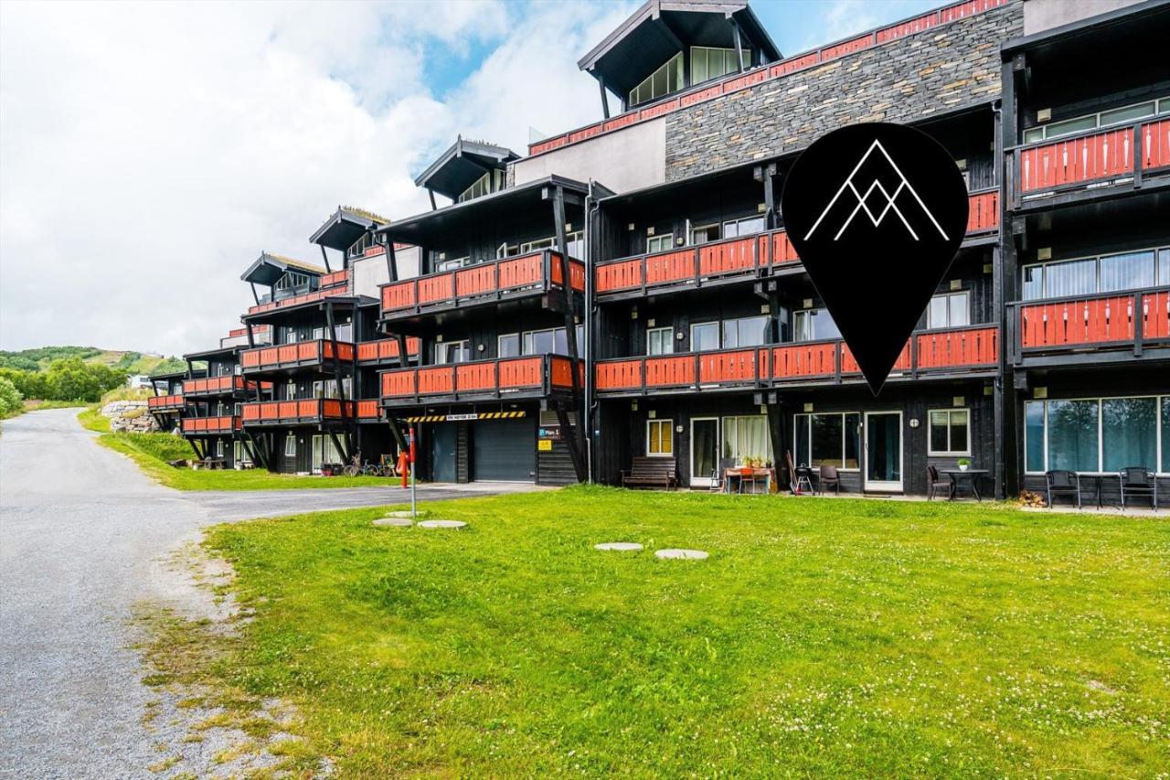 Leilighet Beitostolen Sentrum, Terrasse Og Innendors Parkering Esterno foto