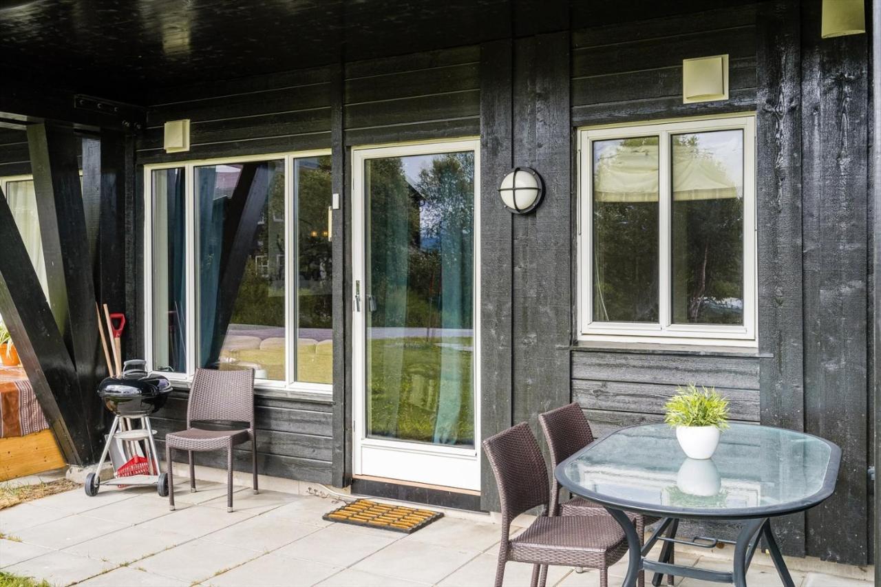 Leilighet Beitostolen Sentrum, Terrasse Og Innendors Parkering Esterno foto