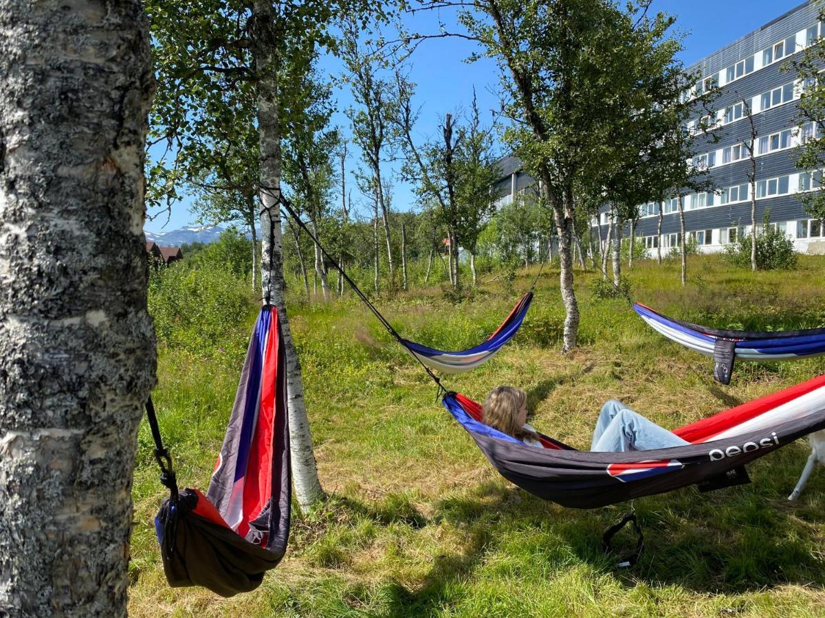 Leilighet Beitostolen Sentrum, Terrasse Og Innendors Parkering Esterno foto