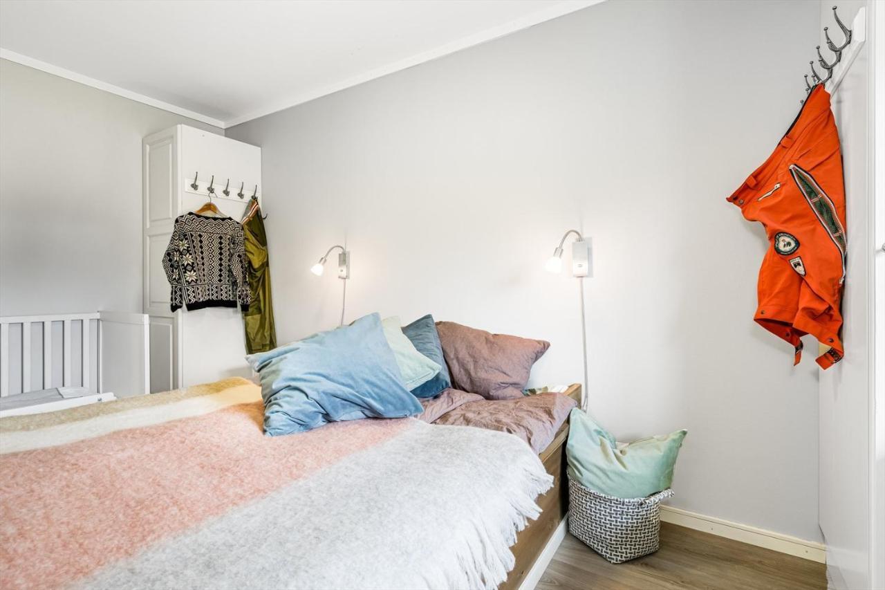 Leilighet Beitostolen Sentrum, Terrasse Og Innendors Parkering Esterno foto
