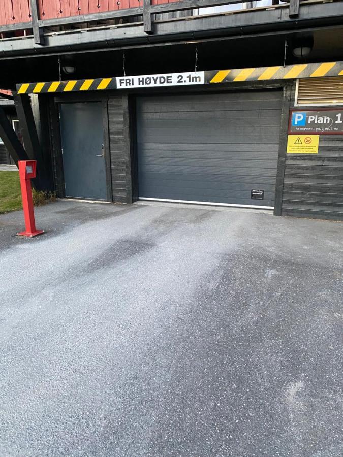 Leilighet Beitostolen Sentrum, Terrasse Og Innendors Parkering Esterno foto