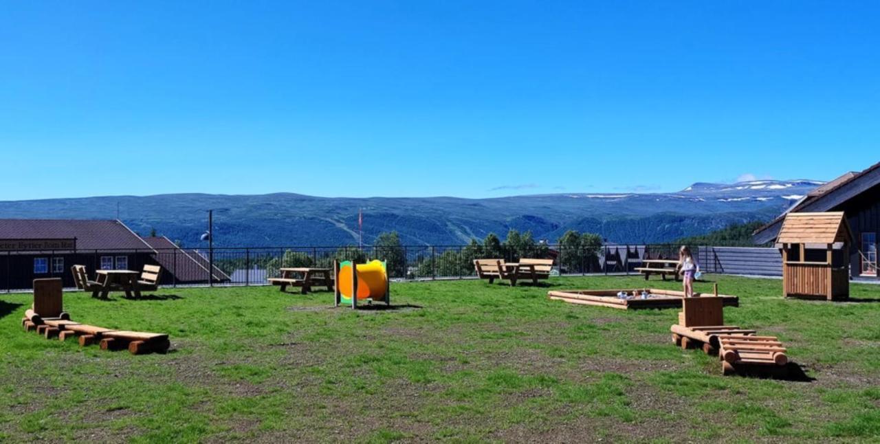 Leilighet Beitostolen Sentrum, Terrasse Og Innendors Parkering Esterno foto